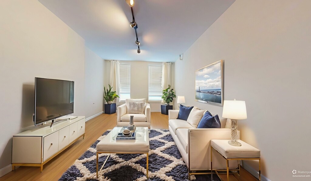 #5 photo, 45-44 VERNON Boulevard, Hunters Point , NY 11101