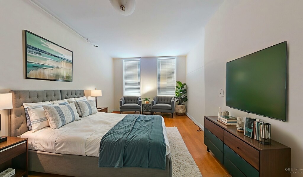 #9 photo, 45-44 VERNON Boulevard, Hunters Point , NY 11101