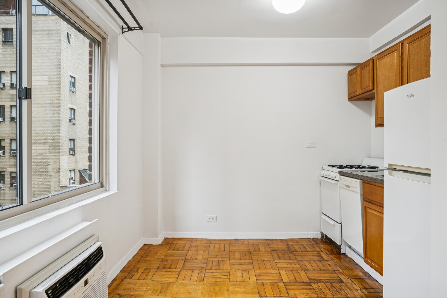 #3 photo, 225 E 46TH Street, マンハッタン Turtle Bay , NY 10017