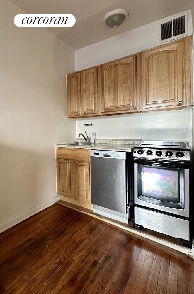 #2 photo, New York City, マンハッタン Hells Kitchen , NY 10019