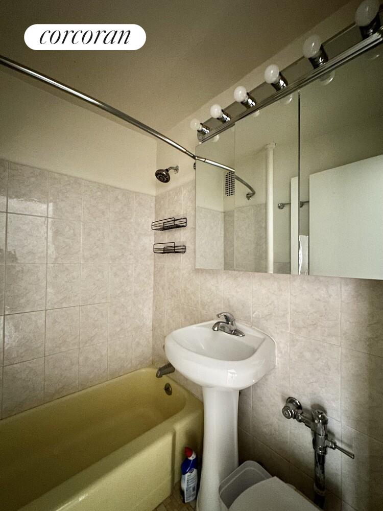 #3 photo, New York City, マンハッタン Hells Kitchen , NY 10019