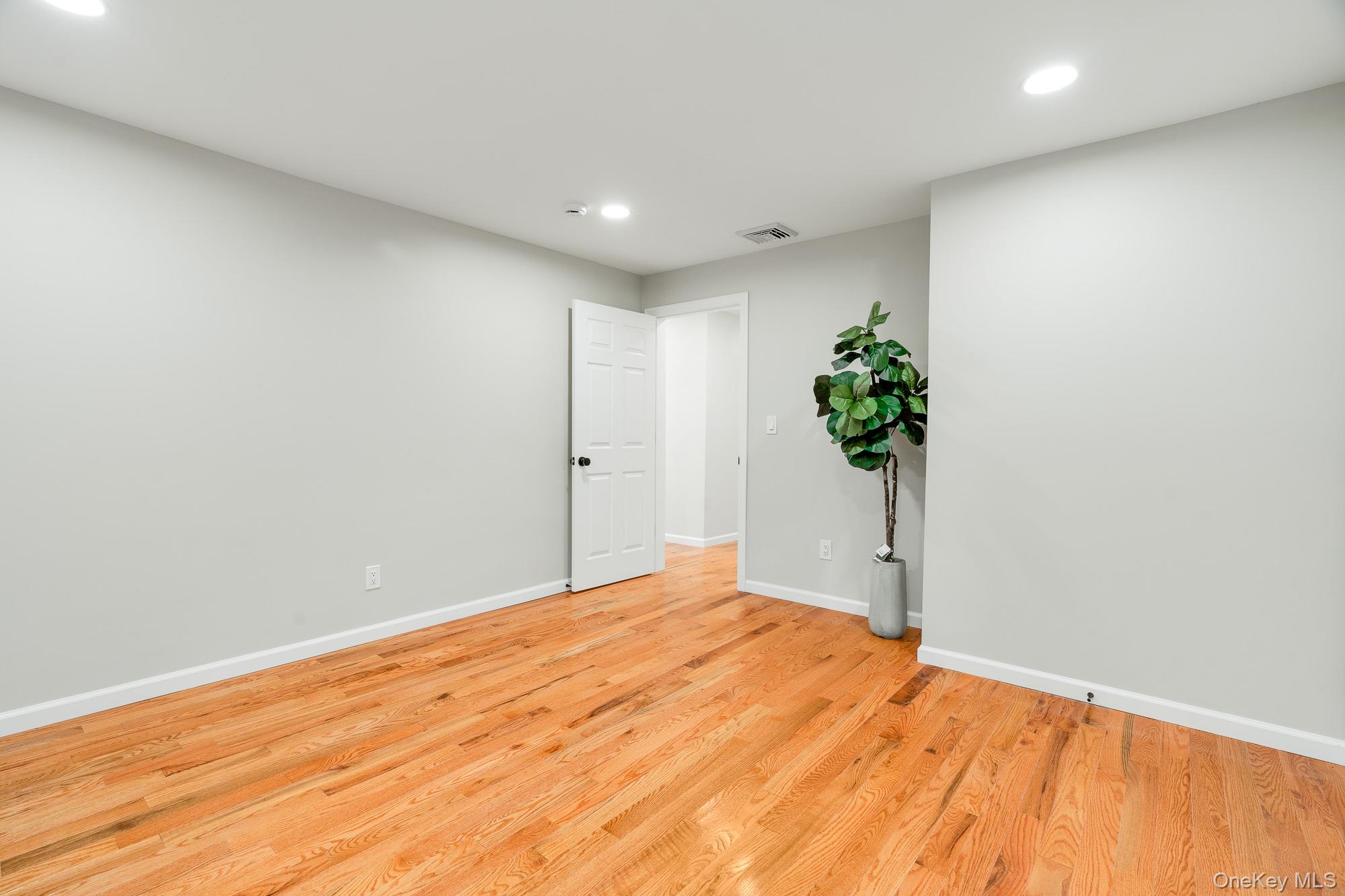 #17 photo, 3167 Lincoln Drive, Mohegan Lake , NY 10547