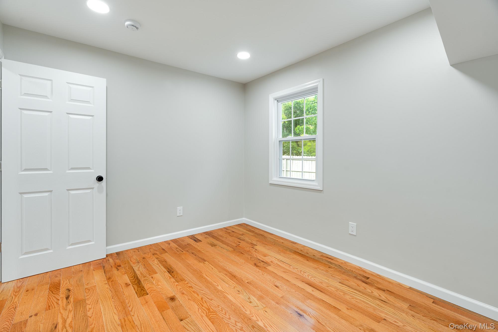 #19 photo, 3167 Lincoln Drive, Mohegan Lake , NY 10547