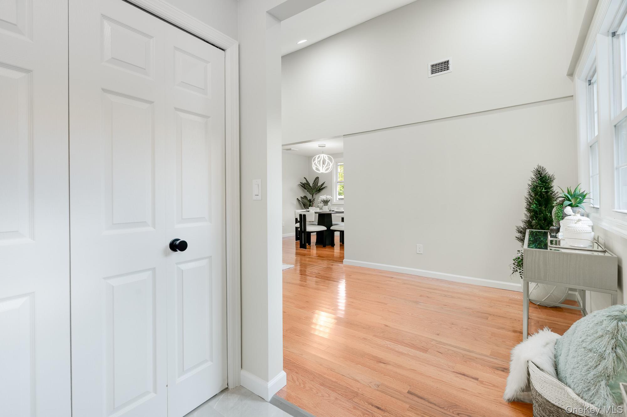 #4 photo, 3167 Lincoln Drive, Mohegan Lake , NY 10547