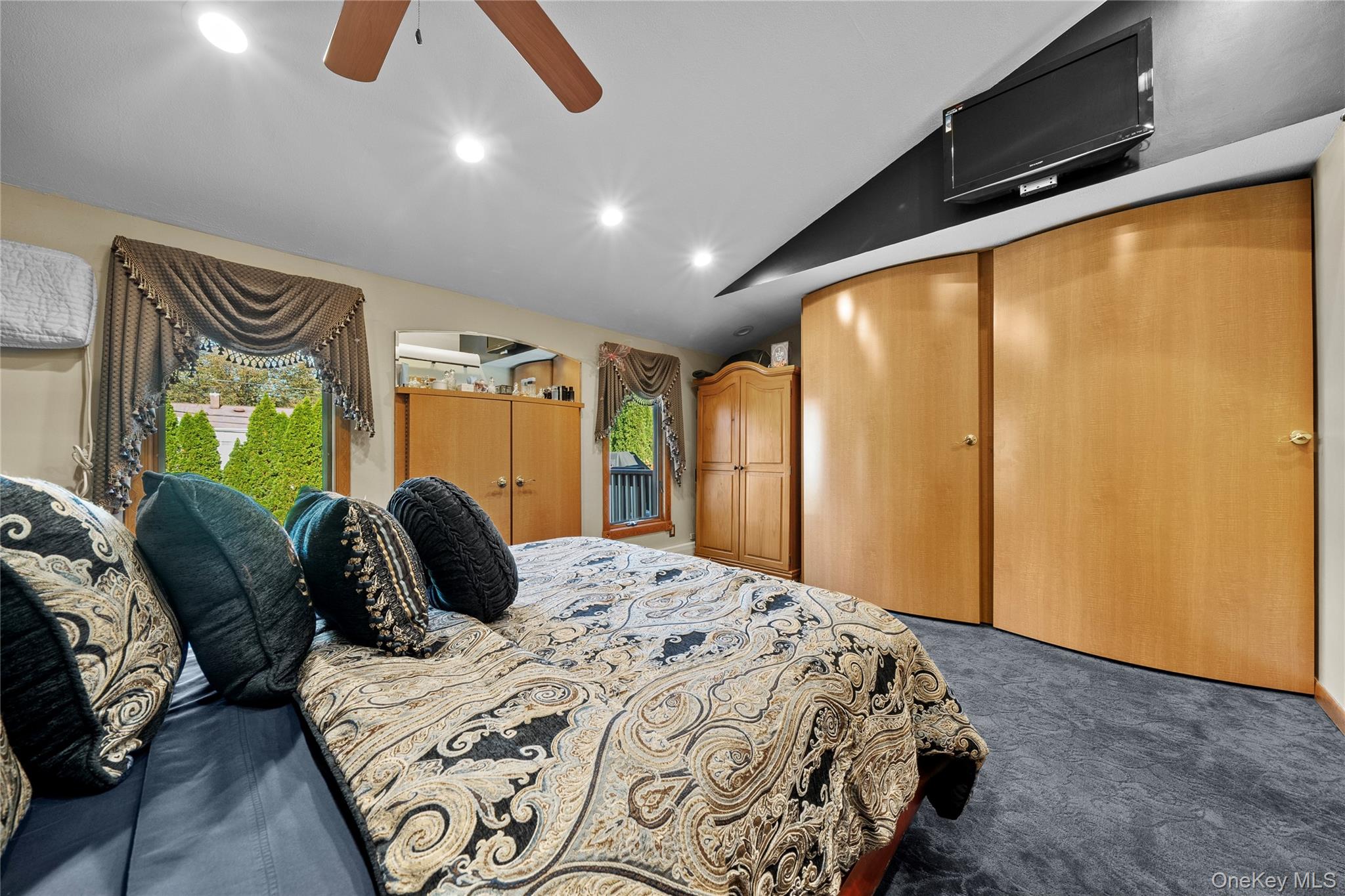 #12 photo, 40 Stonywood Drive, Commack , NY 11725