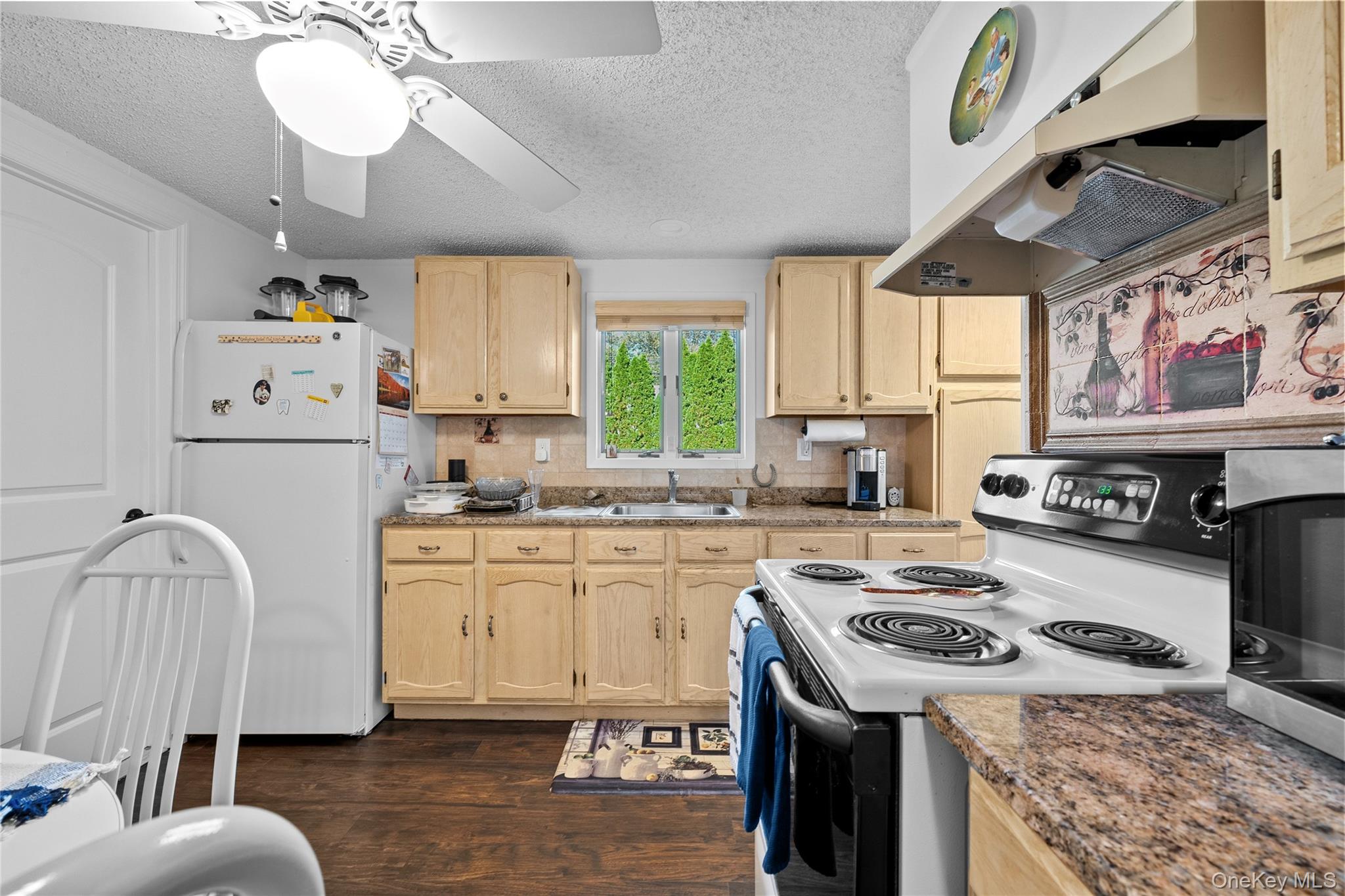 #18 photo, 40 Stonywood Drive, Commack , NY 11725