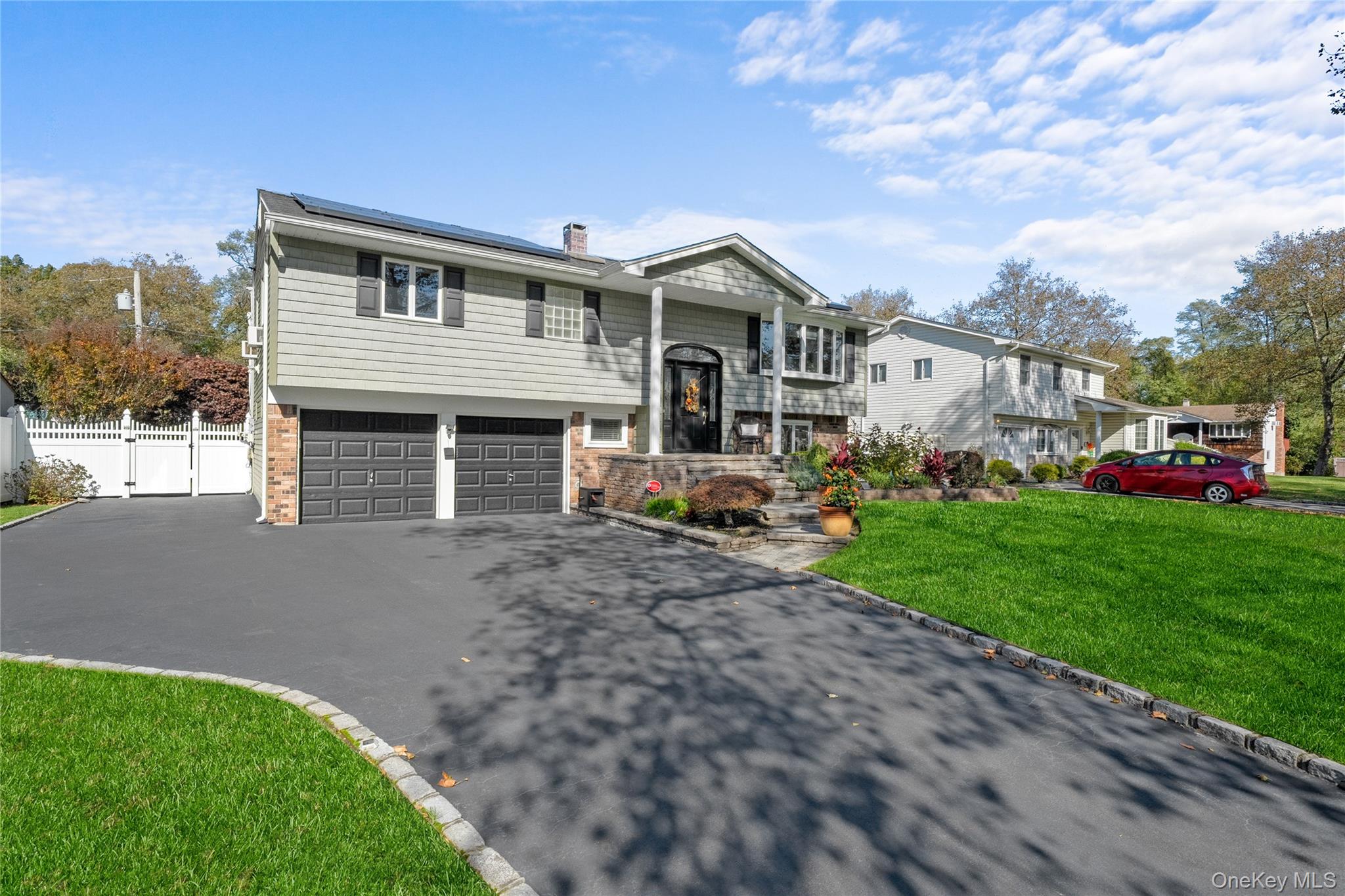 #2 photo, 40 Stonywood Drive, Commack , NY 11725