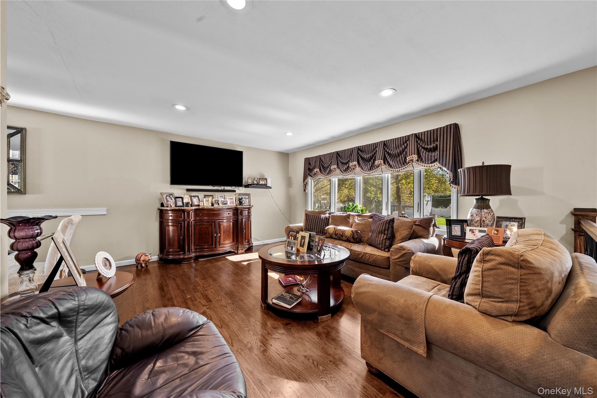 #4 photo, 40 Stonywood Drive, Commack , NY 11725