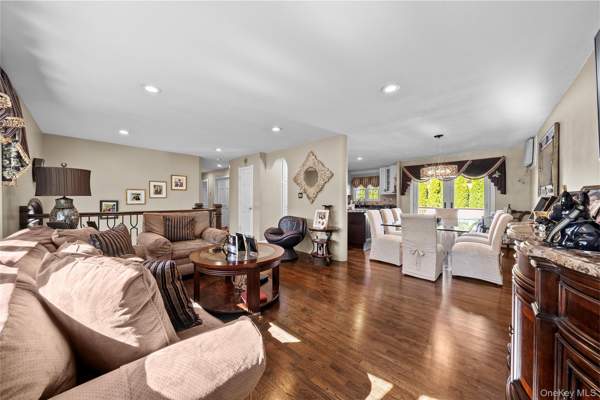 #5 photo, 40 Stonywood Drive, Commack , NY 11725