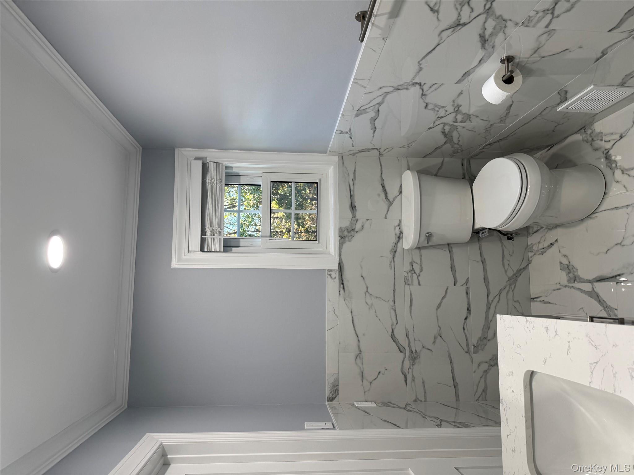 #13 photo, 16 Huntington Commons, Yaphank , NY 11980