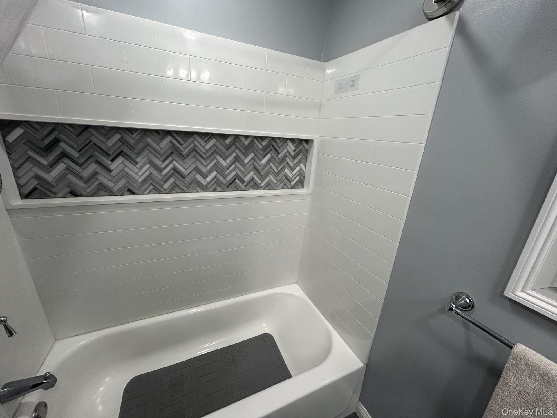 #14 photo, 21 Lakeview Drive, サフォーク郡 Middle Island , NY 11953