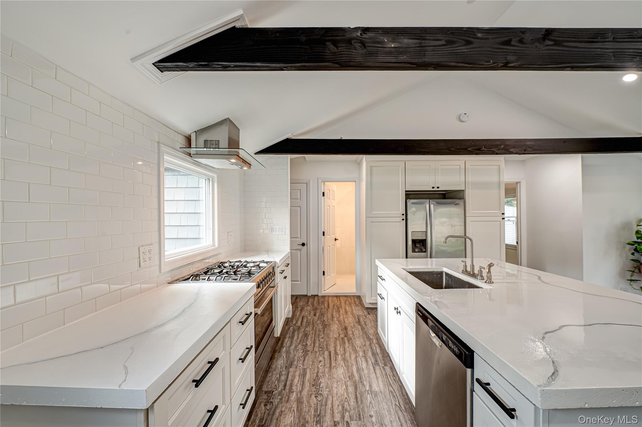 #16 photo, 39 Lynncliff Road, Hampton Bays , NY 11946