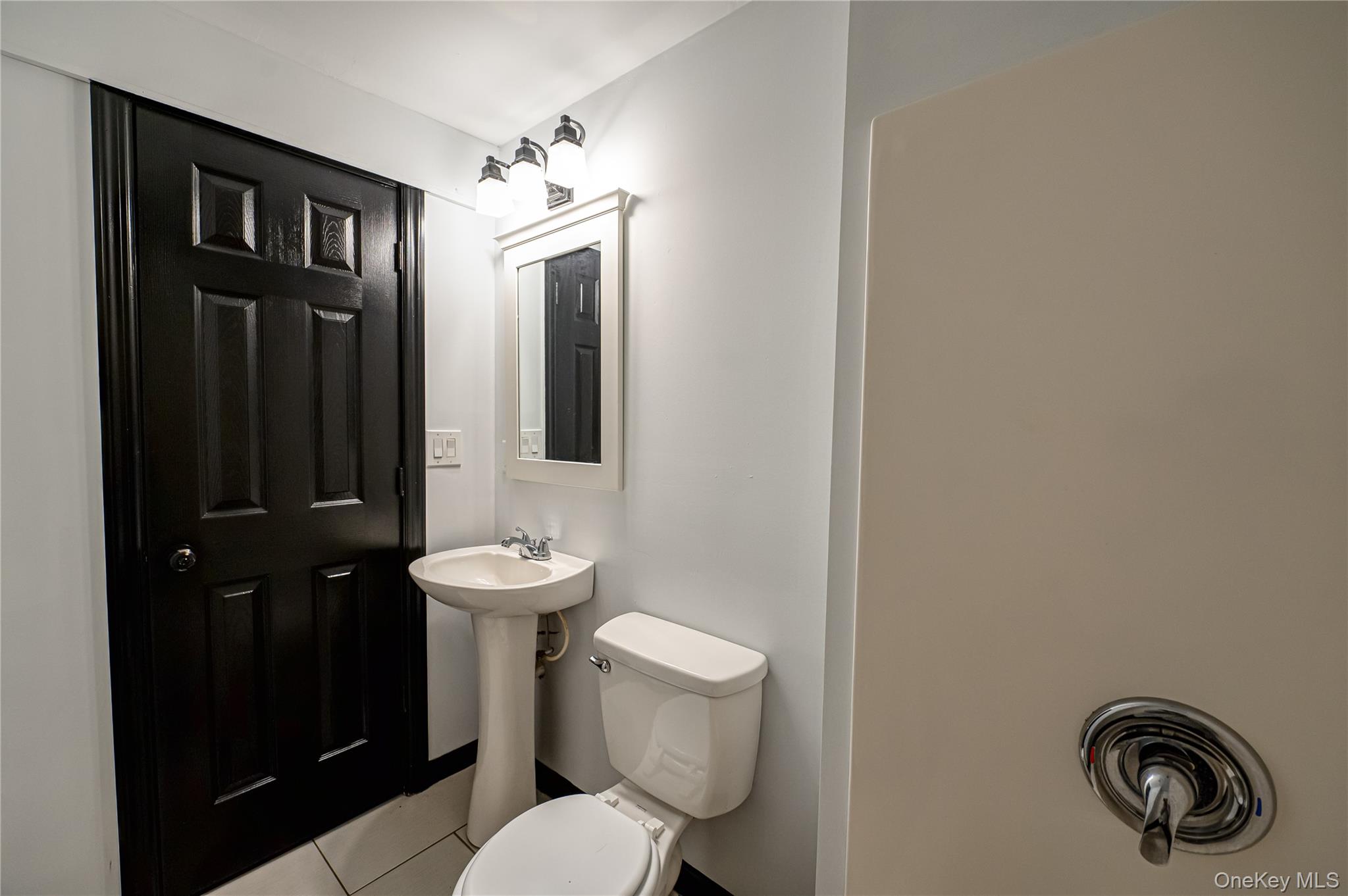 #5 photo, 39 Lynncliff Road, Hampton Bays , NY 11946