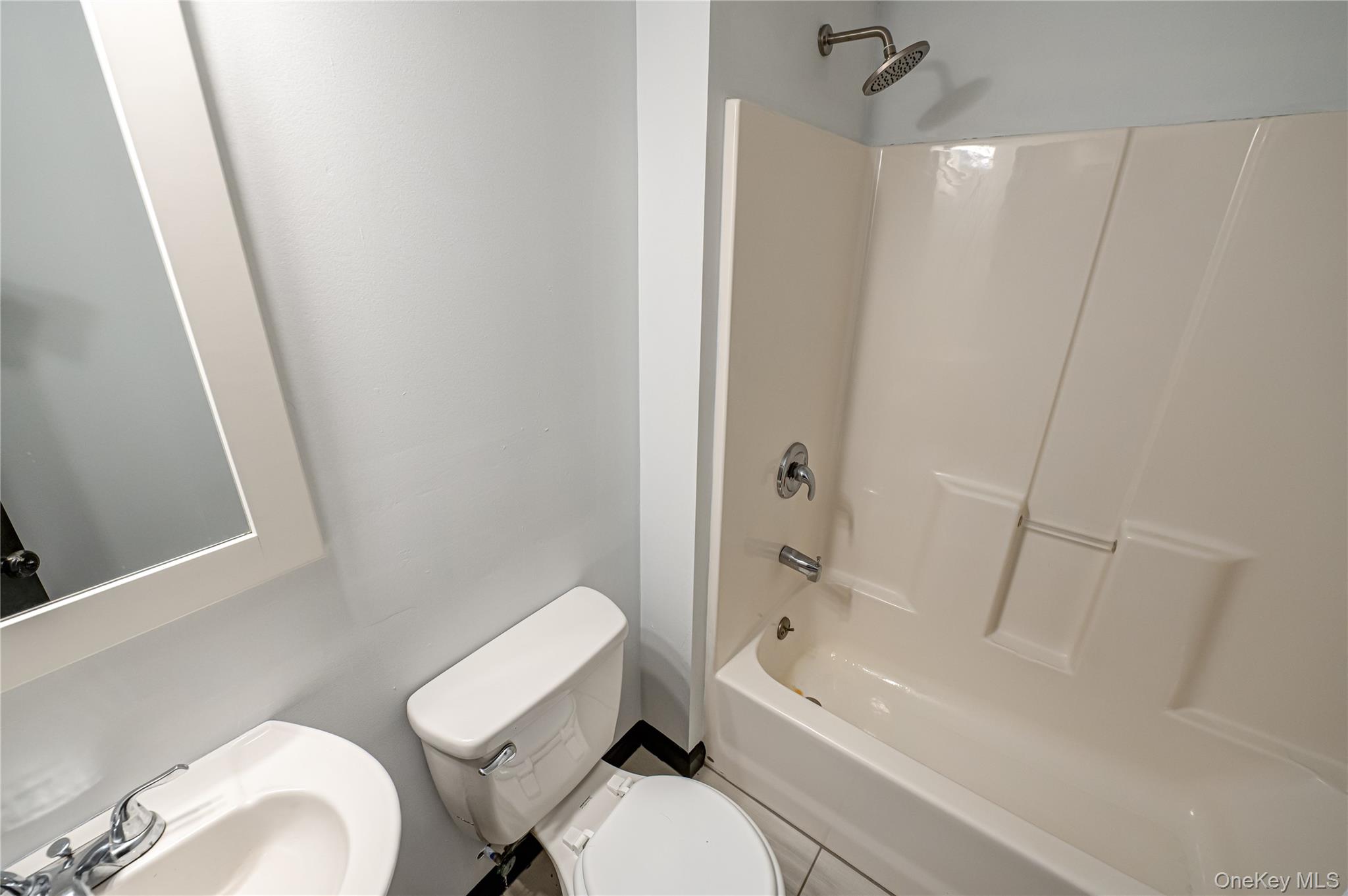 #6 photo, 39 Lynncliff Road, Hampton Bays , NY 11946