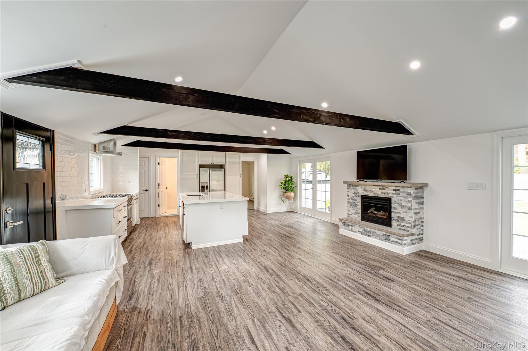 #9 photo, 39 Lynncliff Road, Hampton Bays , NY 11946