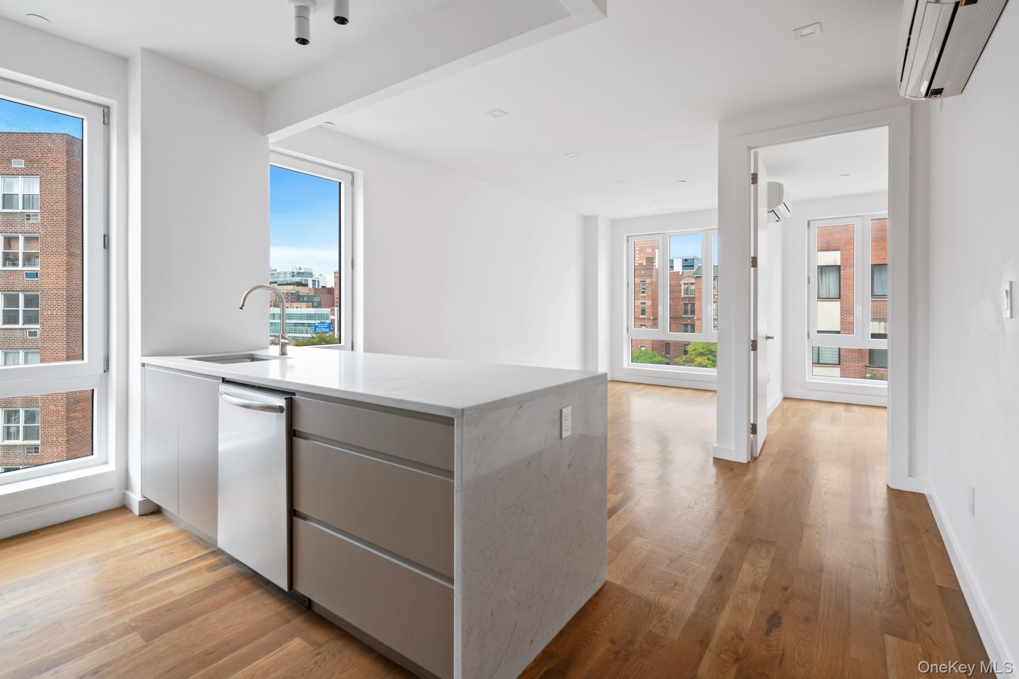 #11 photo, 13825 Barclay Ave, クイーンズ区 Flushing , NY 11354