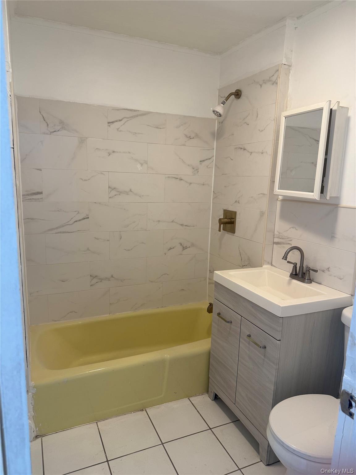 #3 photo, 206 Elton Street, Brooklyn , NY 11208