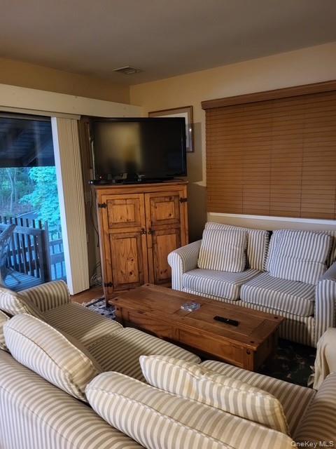 #4 photo, 22 Pine Court, サフォーク郡 Riverhead , NY 11901