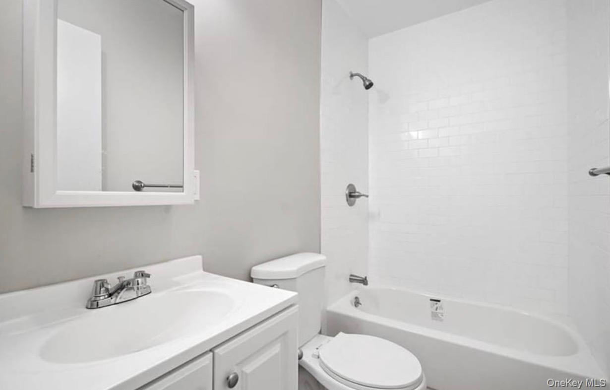 #5 photo, 418 S 7th Avenue, Mount Vernon , NY 10550