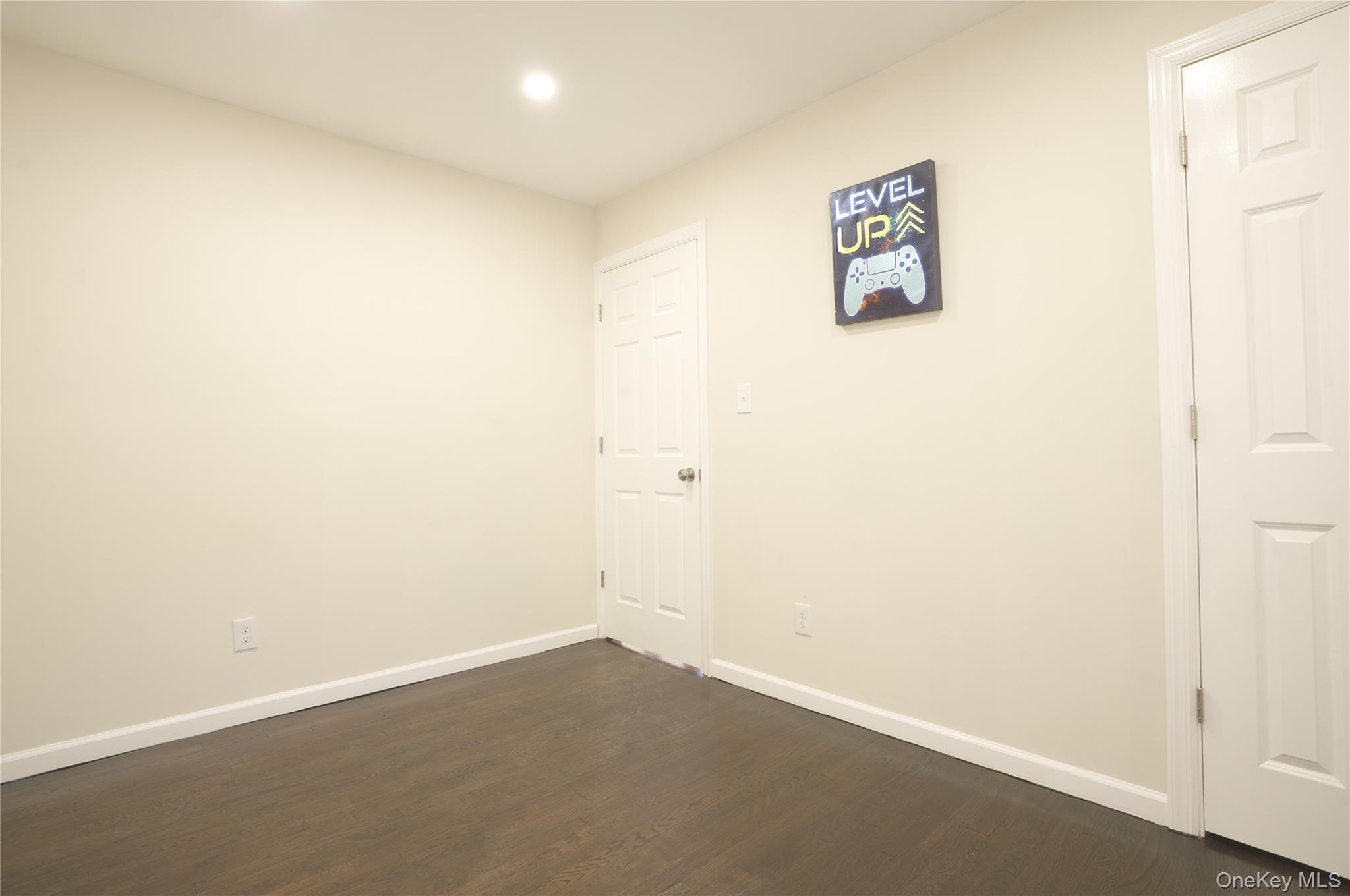 #14 photo, 351 Wicks Road, サフォーク郡 Brentwood , NY 11717