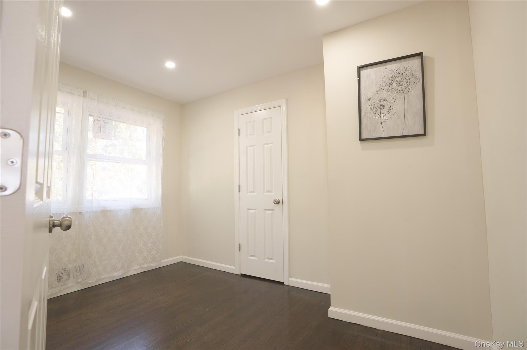 #17 photo, 351 Wicks Road, サフォーク郡 Brentwood , NY 11717