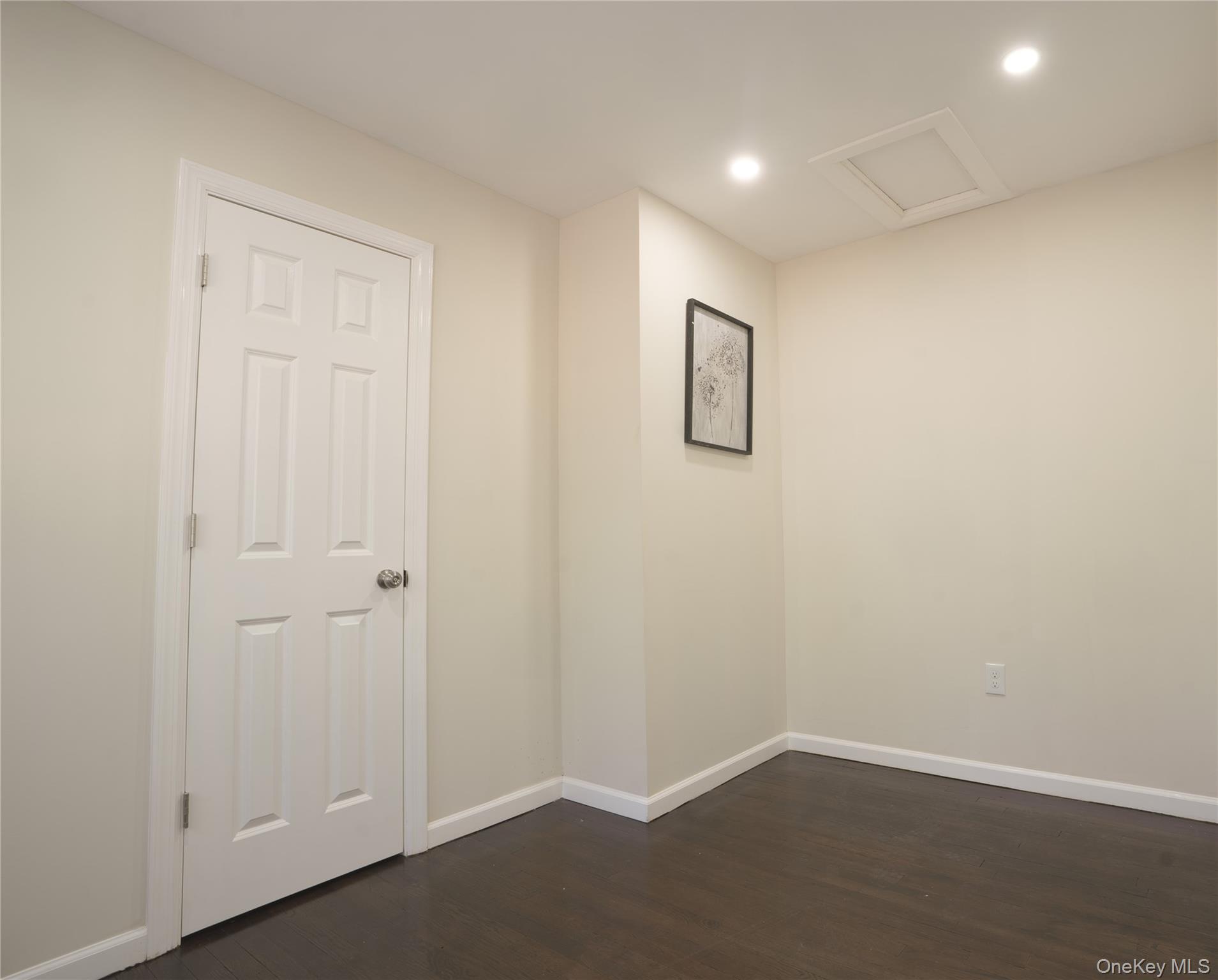 #19 photo, 351 Wicks Road, サフォーク郡 Brentwood , NY 11717