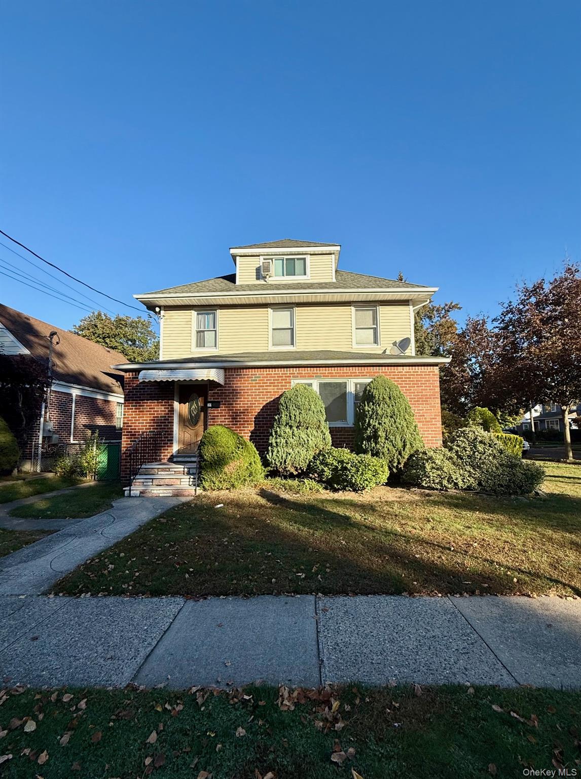 #2 photo, 191 Floral Boulevard, Floral Park , NY 11001
