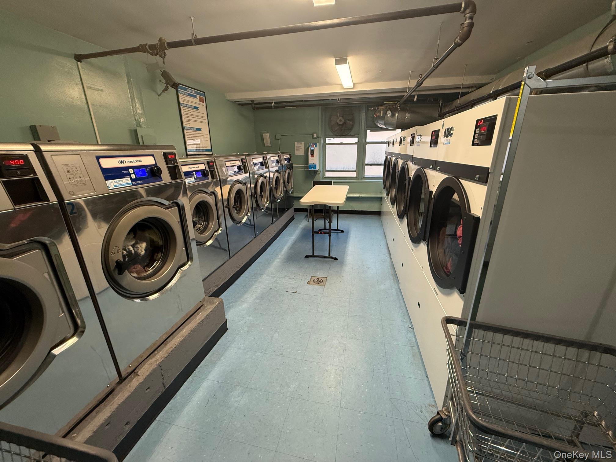 #14 photo, 30-44 29th Street, クイーンズ区 Astoria , NY 11102