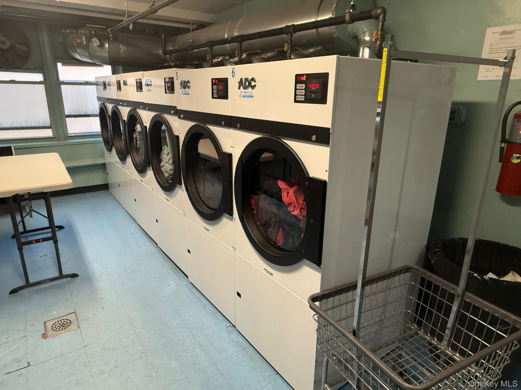 #16 photo, 30-44 29th Street, クイーンズ区 Astoria , NY 11102