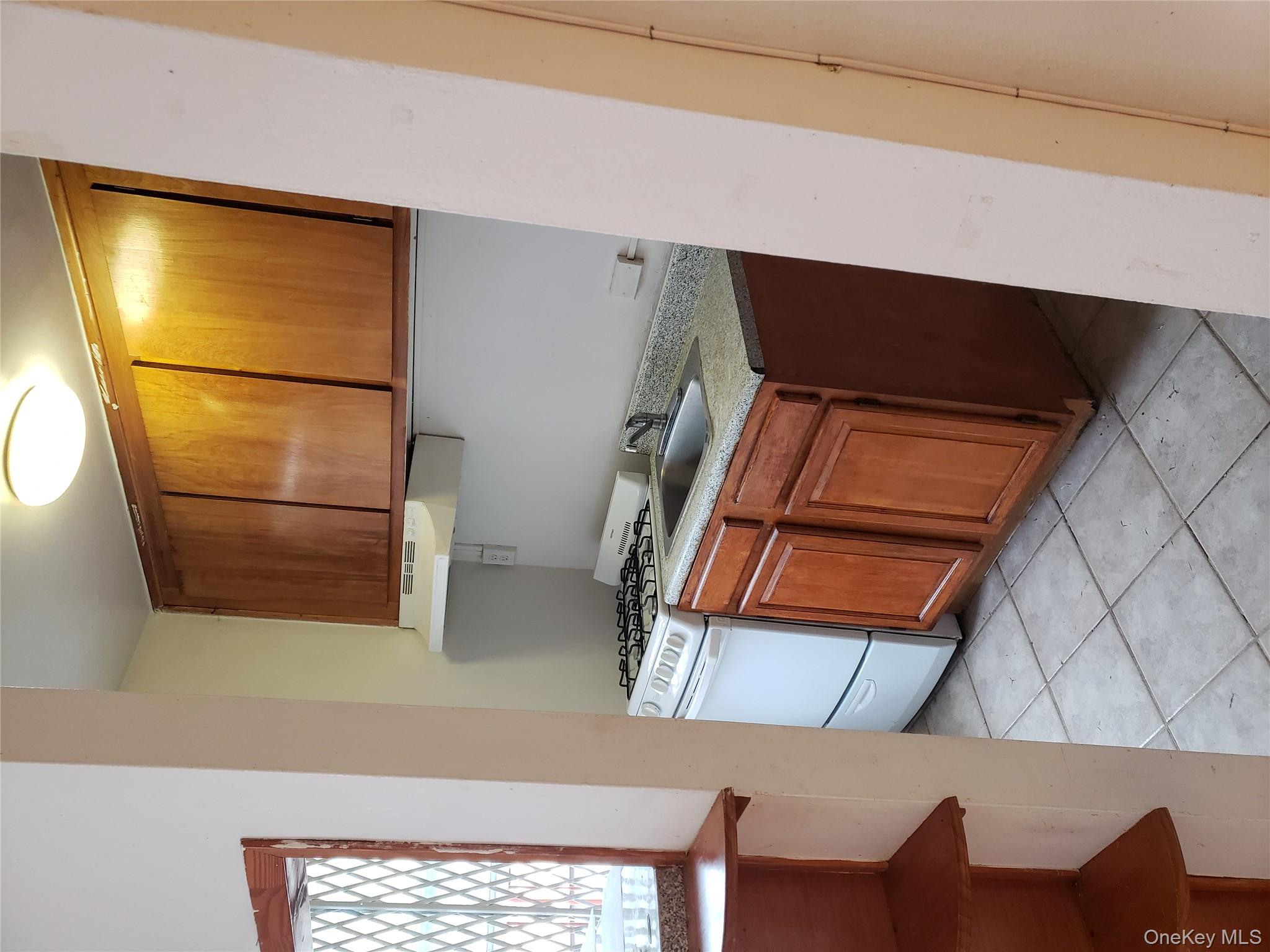 #4 photo, 1332 Metropolitan Avenue, ブロンクス区 Bronx , NY 10462