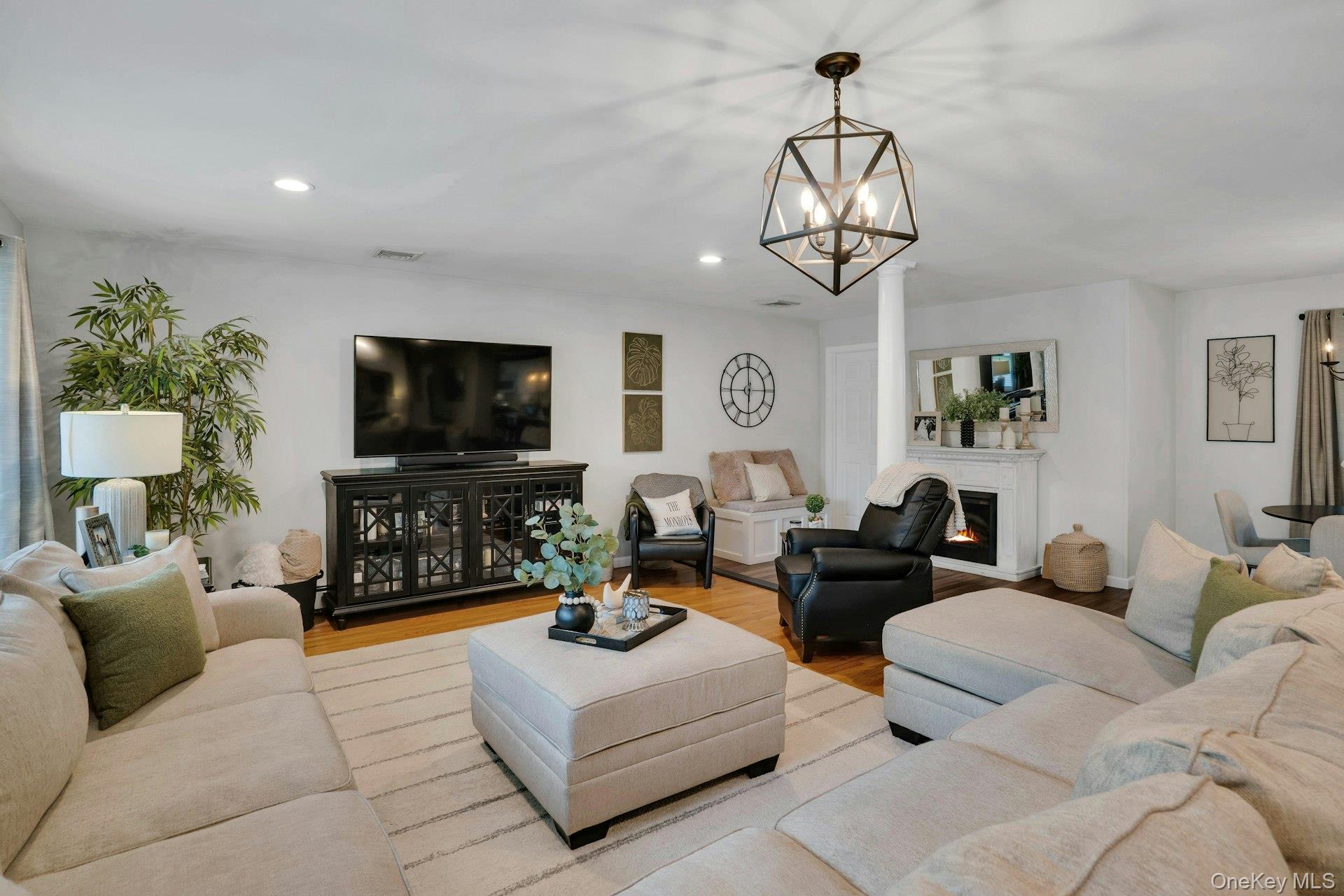 #16 photo, 12 Rachel Avenue, Commack , NY 11725