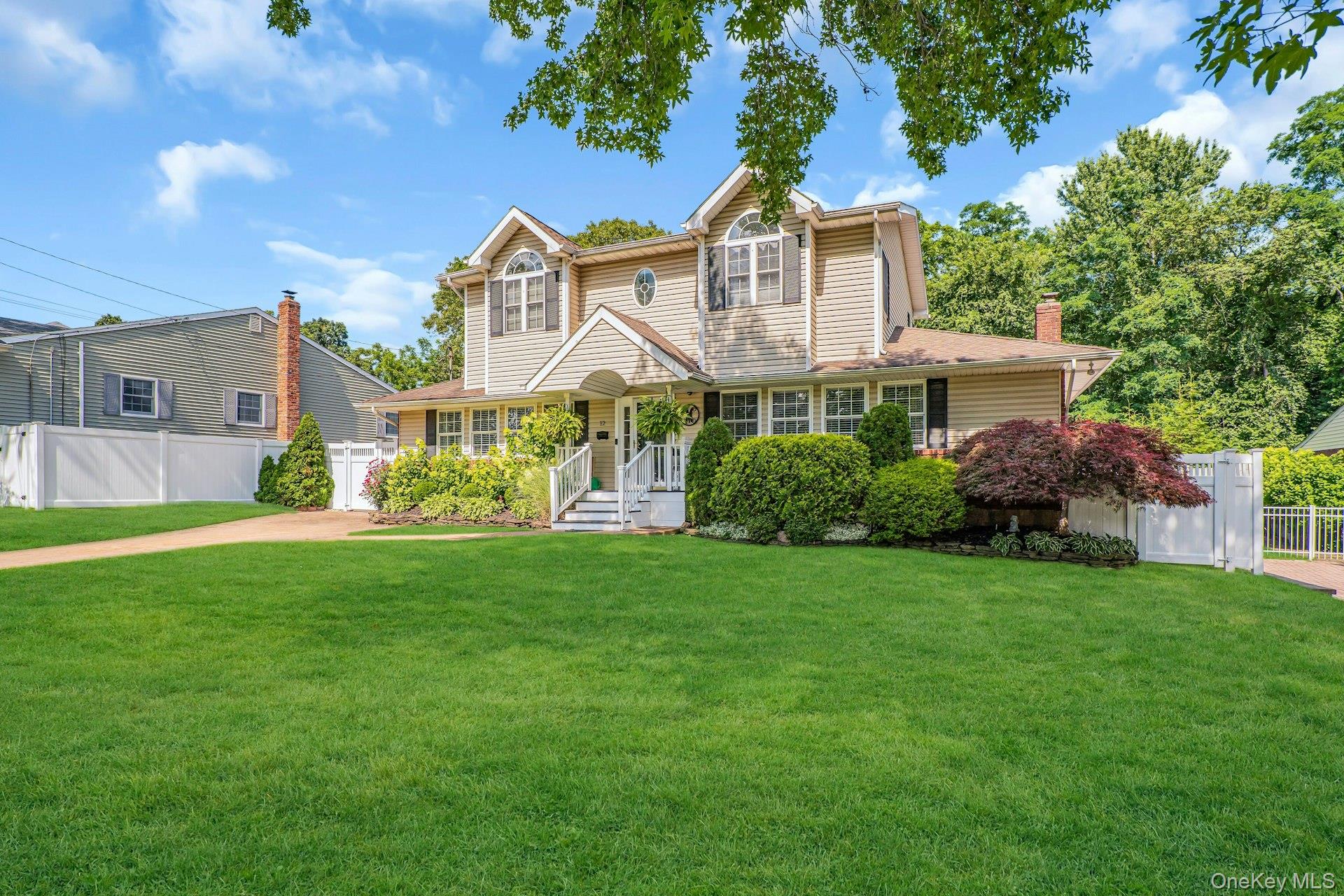 #4 photo, 12 Rachel Avenue, Commack , NY 11725