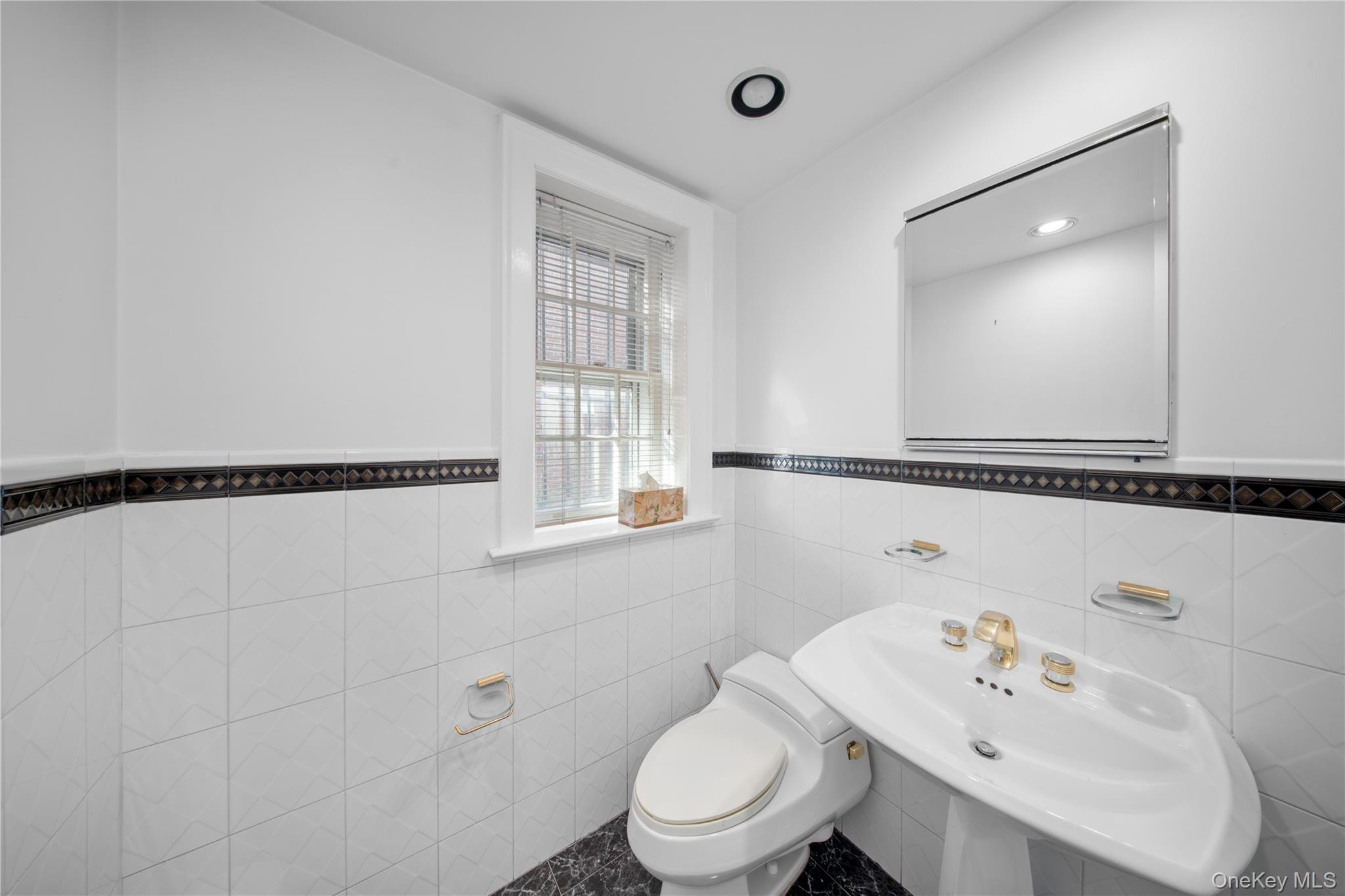 #19 photo, 83 Dartmouth Street, Forest Hills , NY 11375