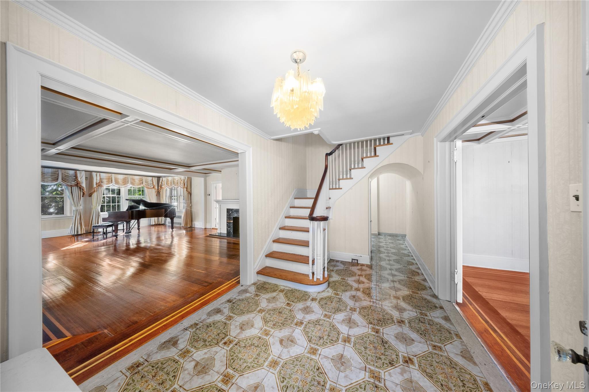 #4 photo, 83 Dartmouth Street, Forest Hills , NY 11375