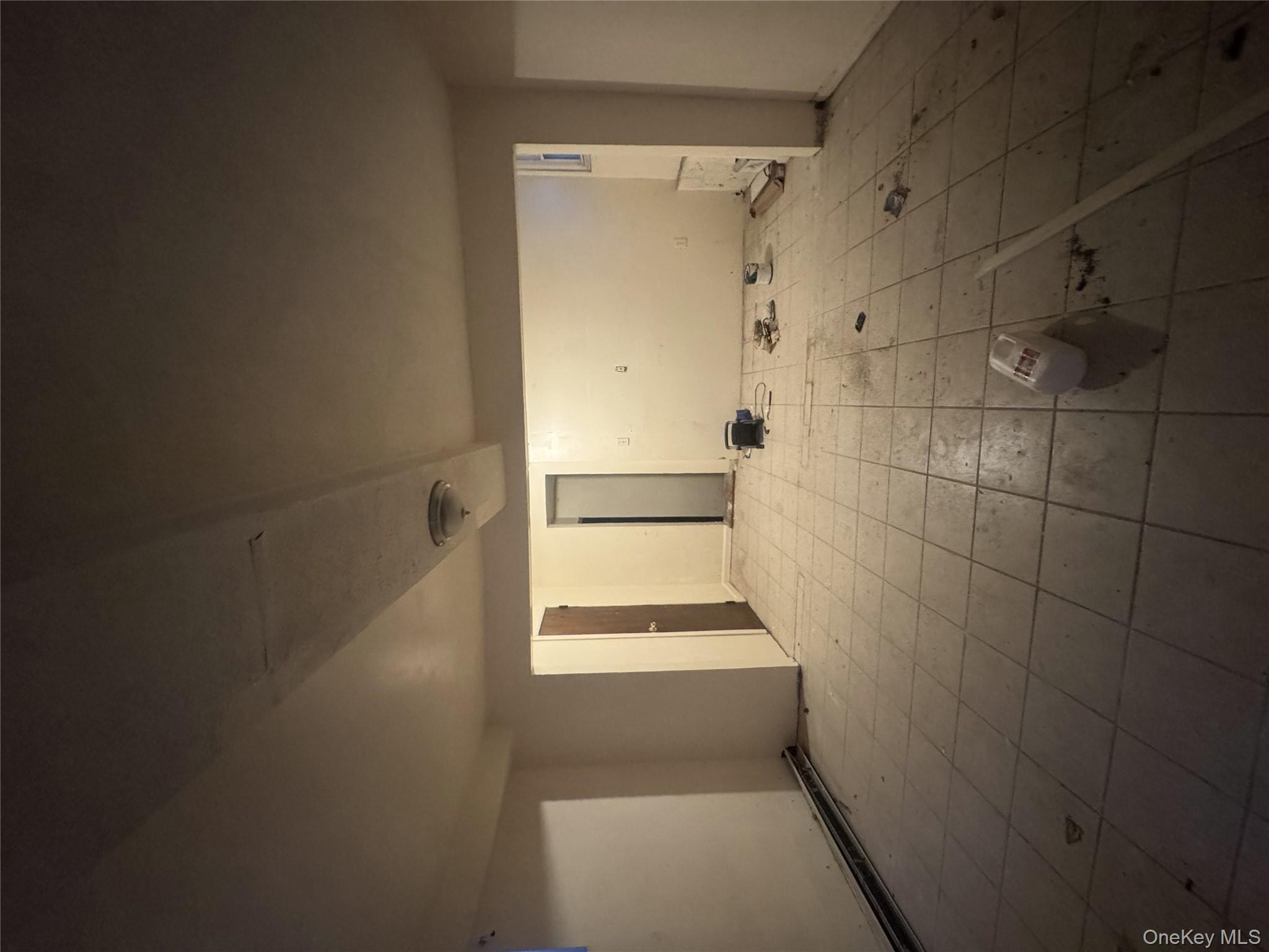 #6 photo, 4346 Edson Avenue, ブロンクス区 Bronx , NY 10466