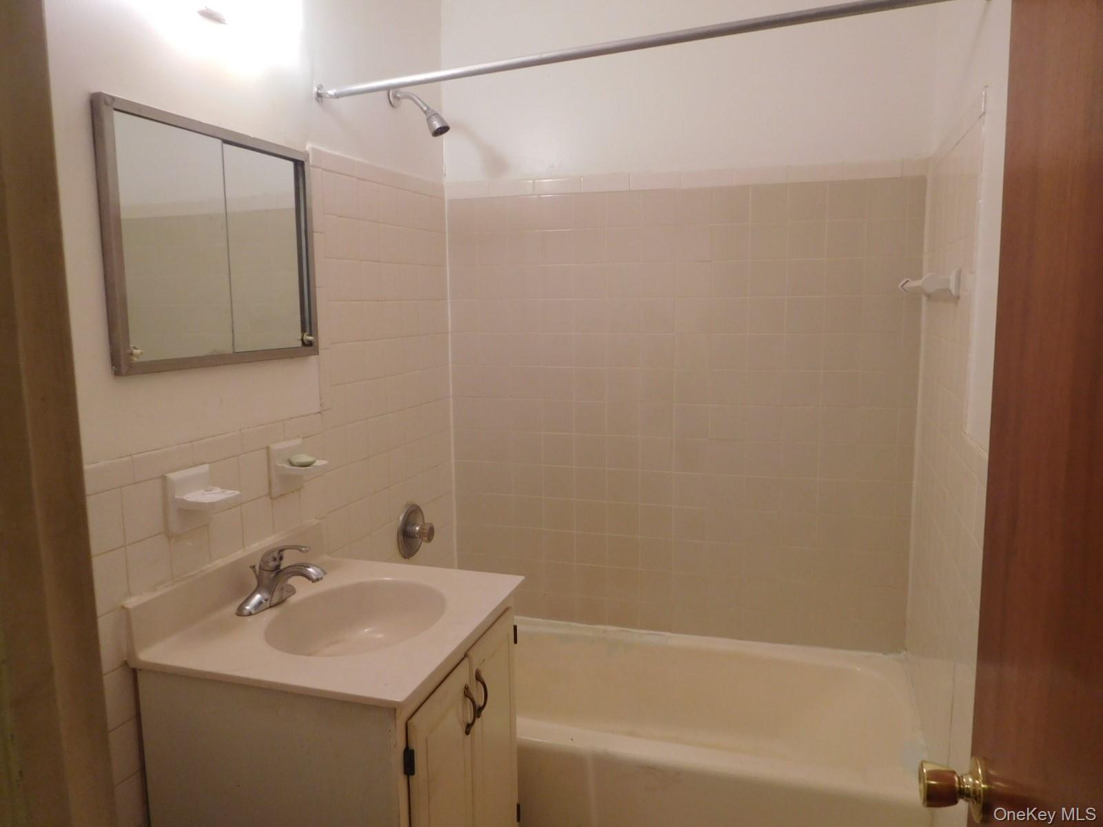 #16 photo, 377 N Broadway, Yonkers , NY 10701