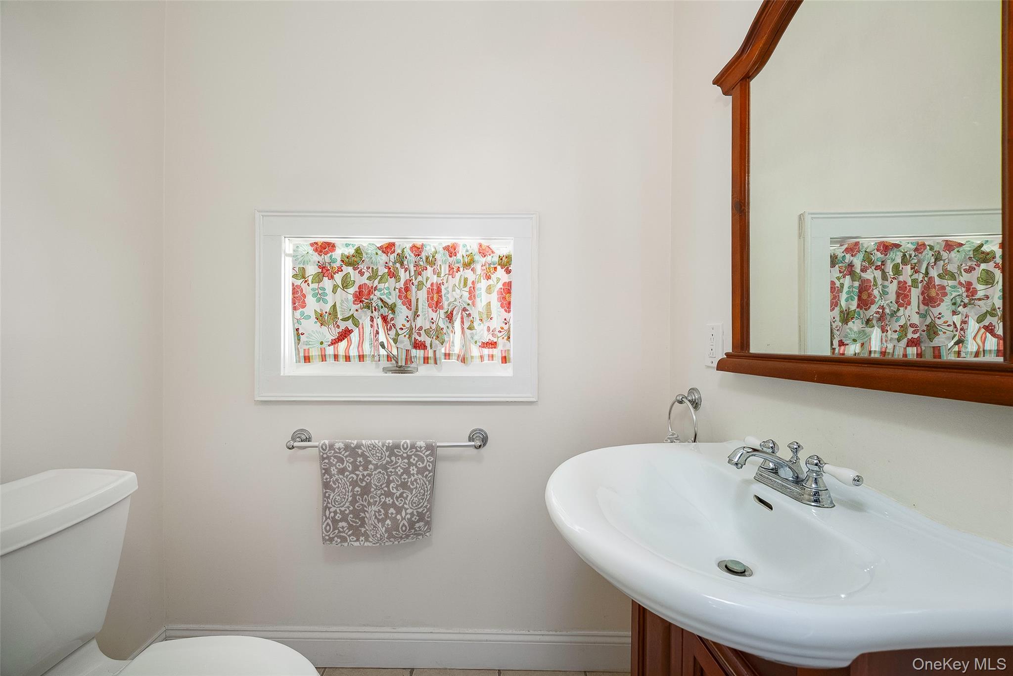 #11 photo, 108 Church Street, Millbrook , NY 12545