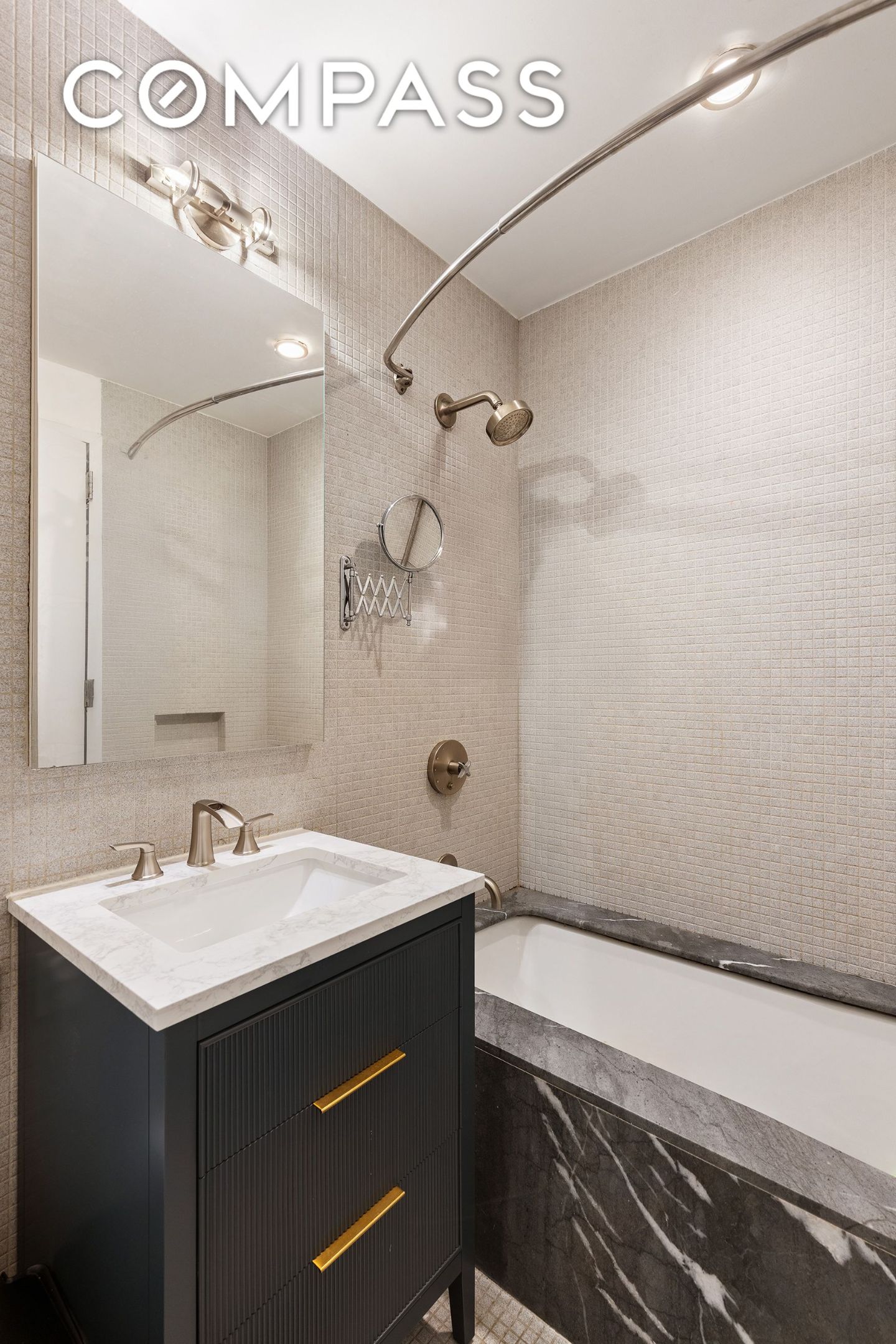 #12 photo, 210 Lafayette Street, SoHo , NY 10012