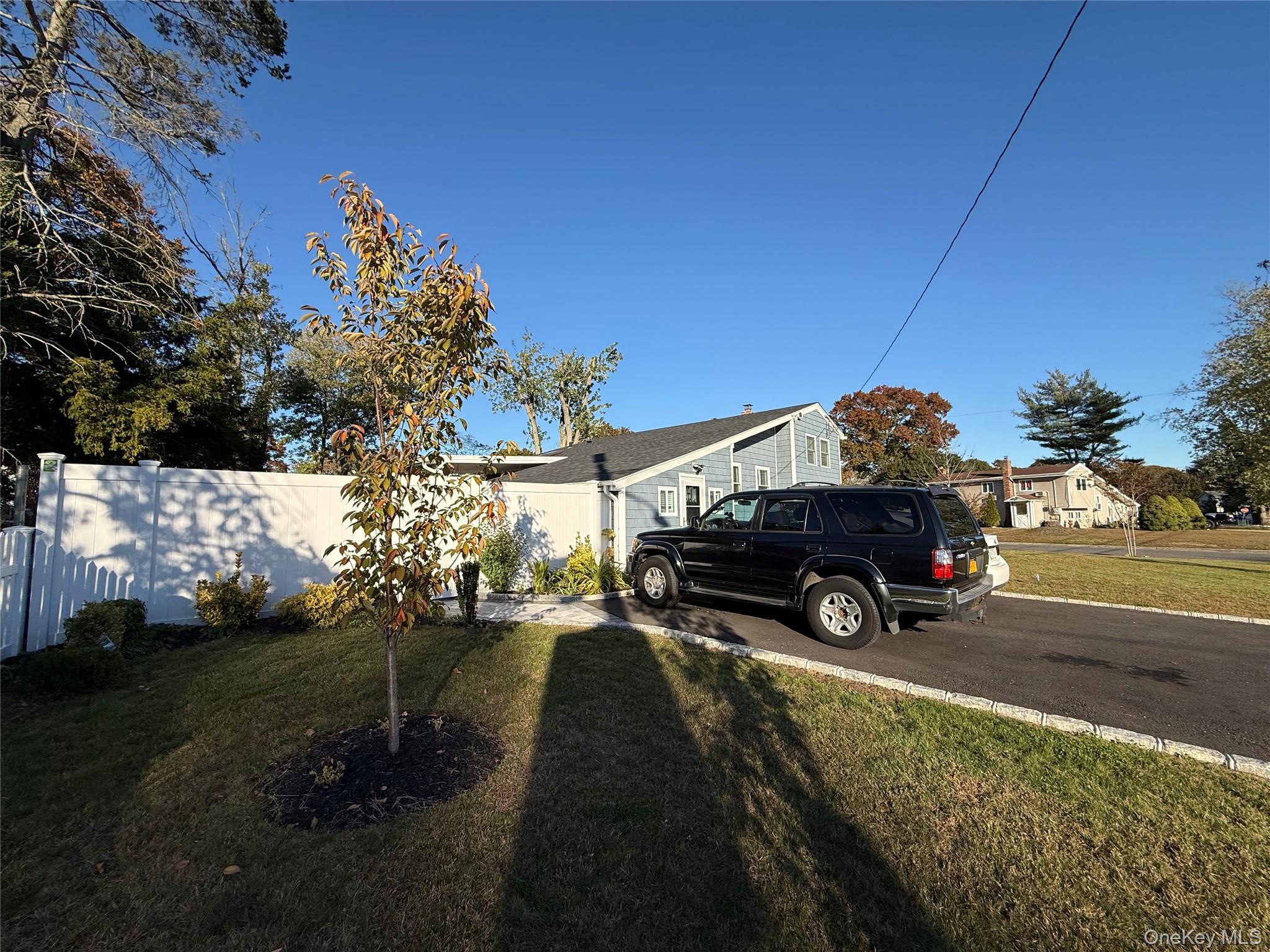 #4 photo, 51 Bruce Lane, Brentwood , NY 11717