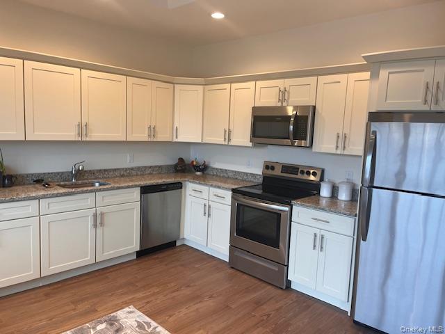 #2 photo, 333 W Montauk Highway, サフォーク郡 Lindenhurst , NY 11757