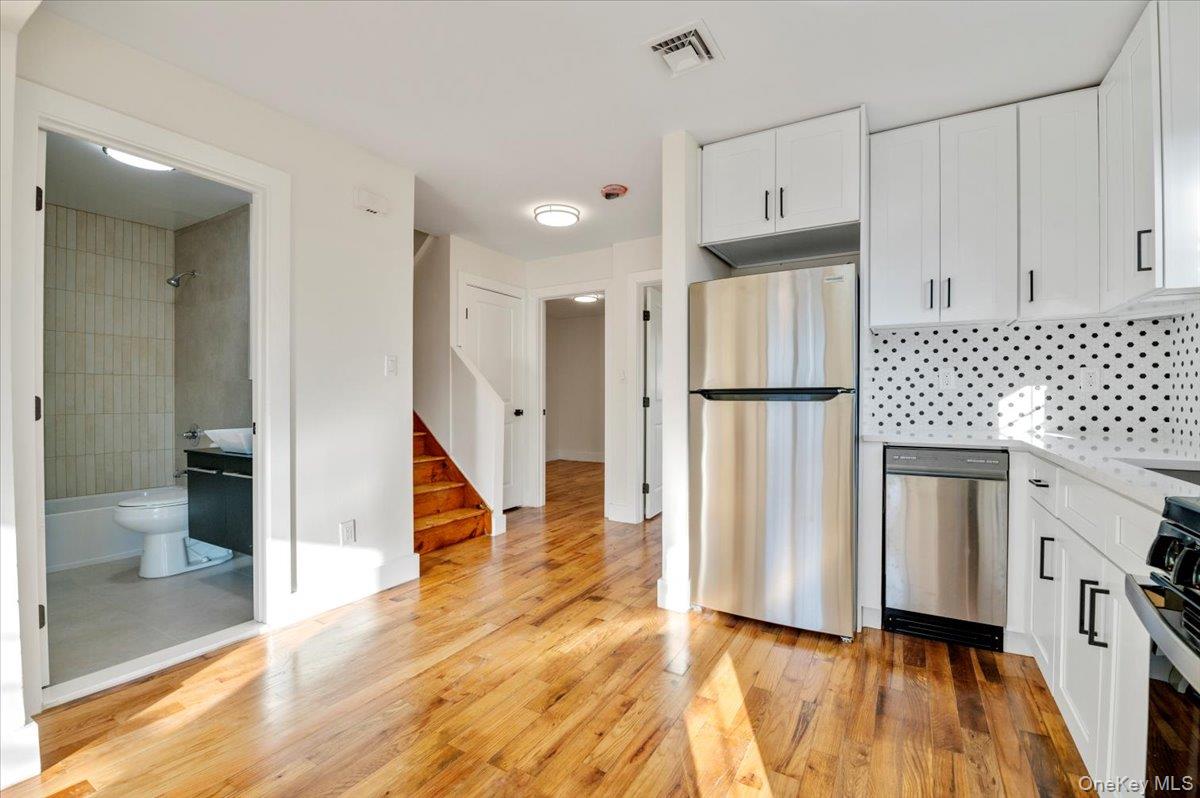 #16 photo, 166 Beach 4th Street, Far Rockaway , NY 11691