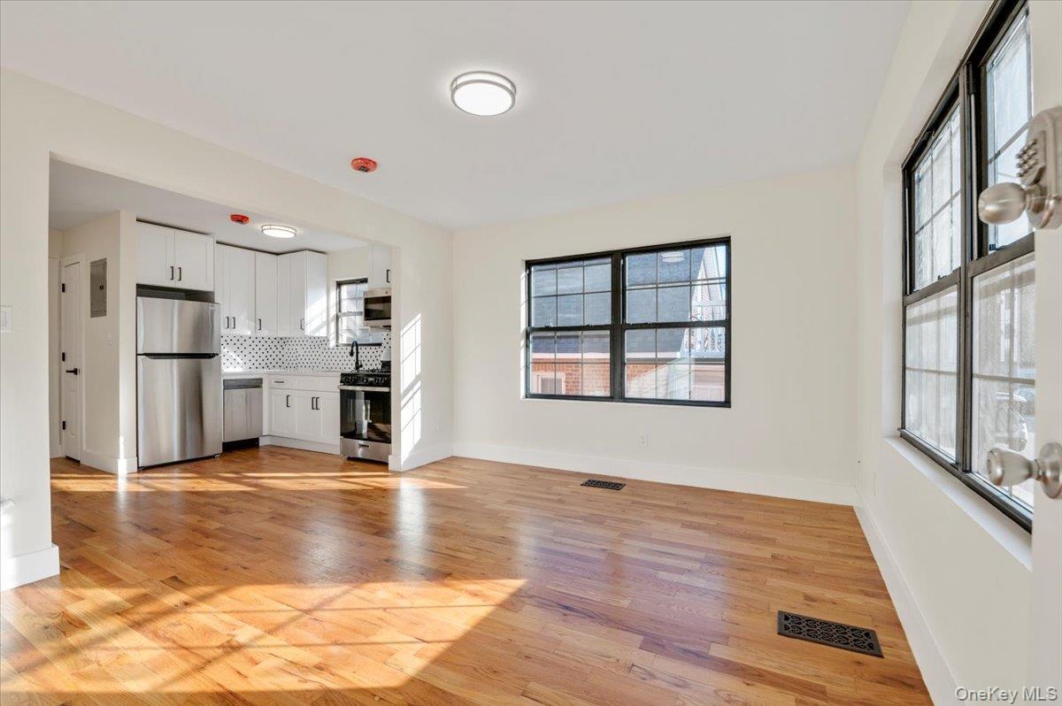 #4 photo, 166 Beach 4th Street, Far Rockaway , NY 11691