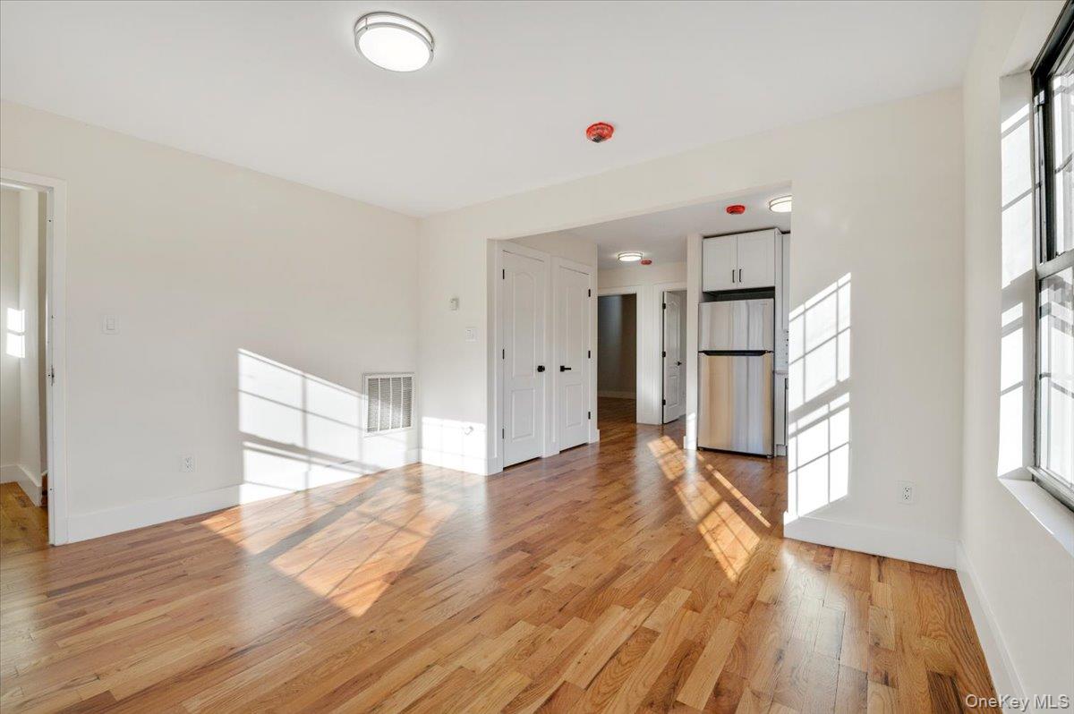 #5 photo, 166 Beach 4th Street, Far Rockaway , NY 11691