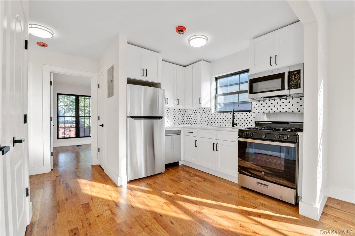 #6 photo, 166 Beach 4th Street, Far Rockaway , NY 11691