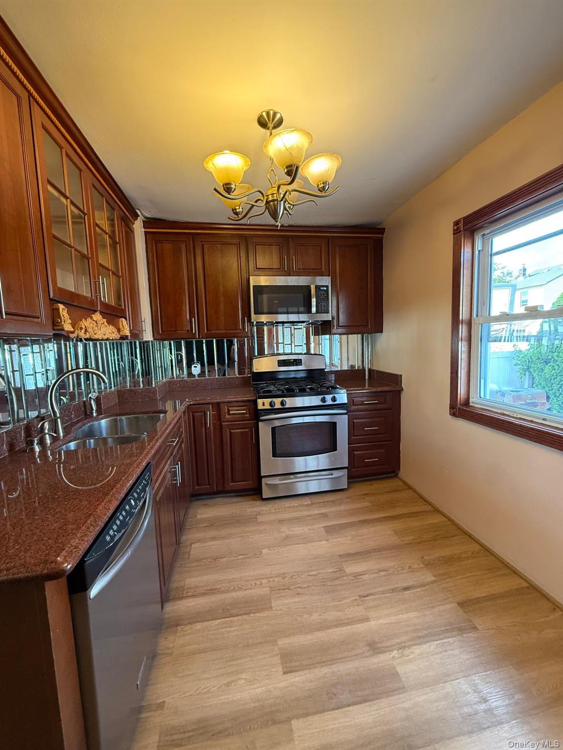 #7 photo, 221-29 106th Avenue, クイーンズ区 Queens Village , NY 11429