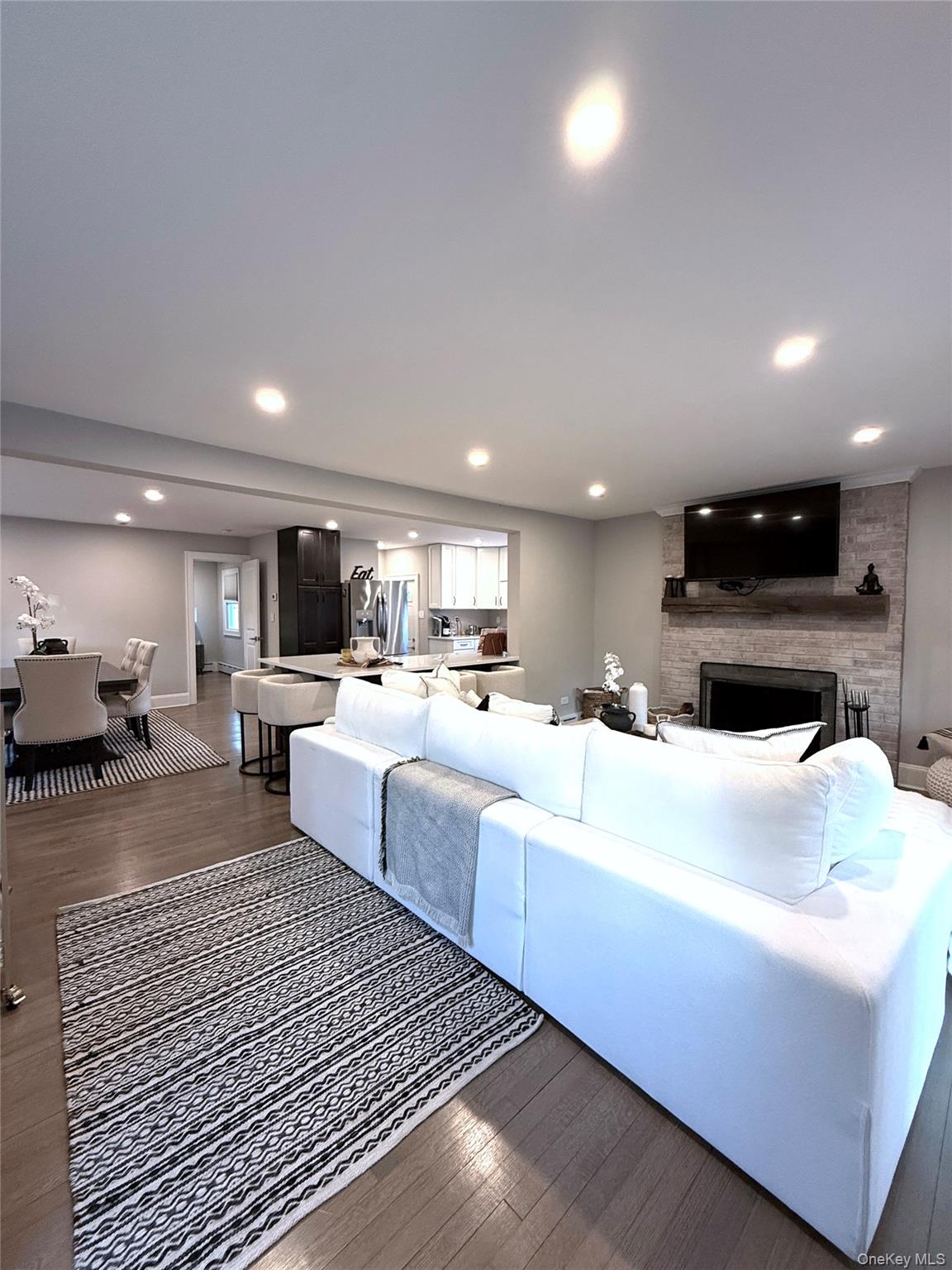 #4 photo, 24 Pegs Lane, サフォーク郡 Riverhead , NY 11901