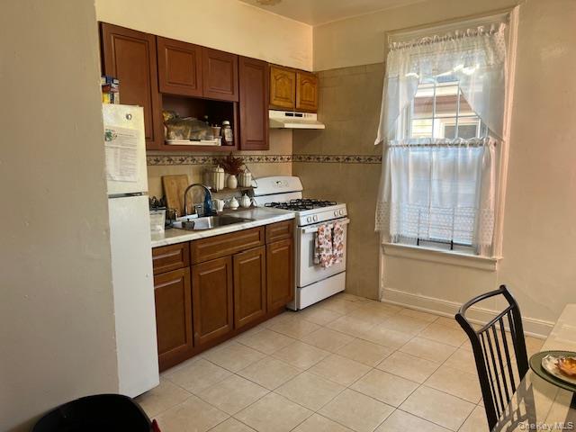 #6 photo, 114 Warwick Street, Brooklyn , NY 11207