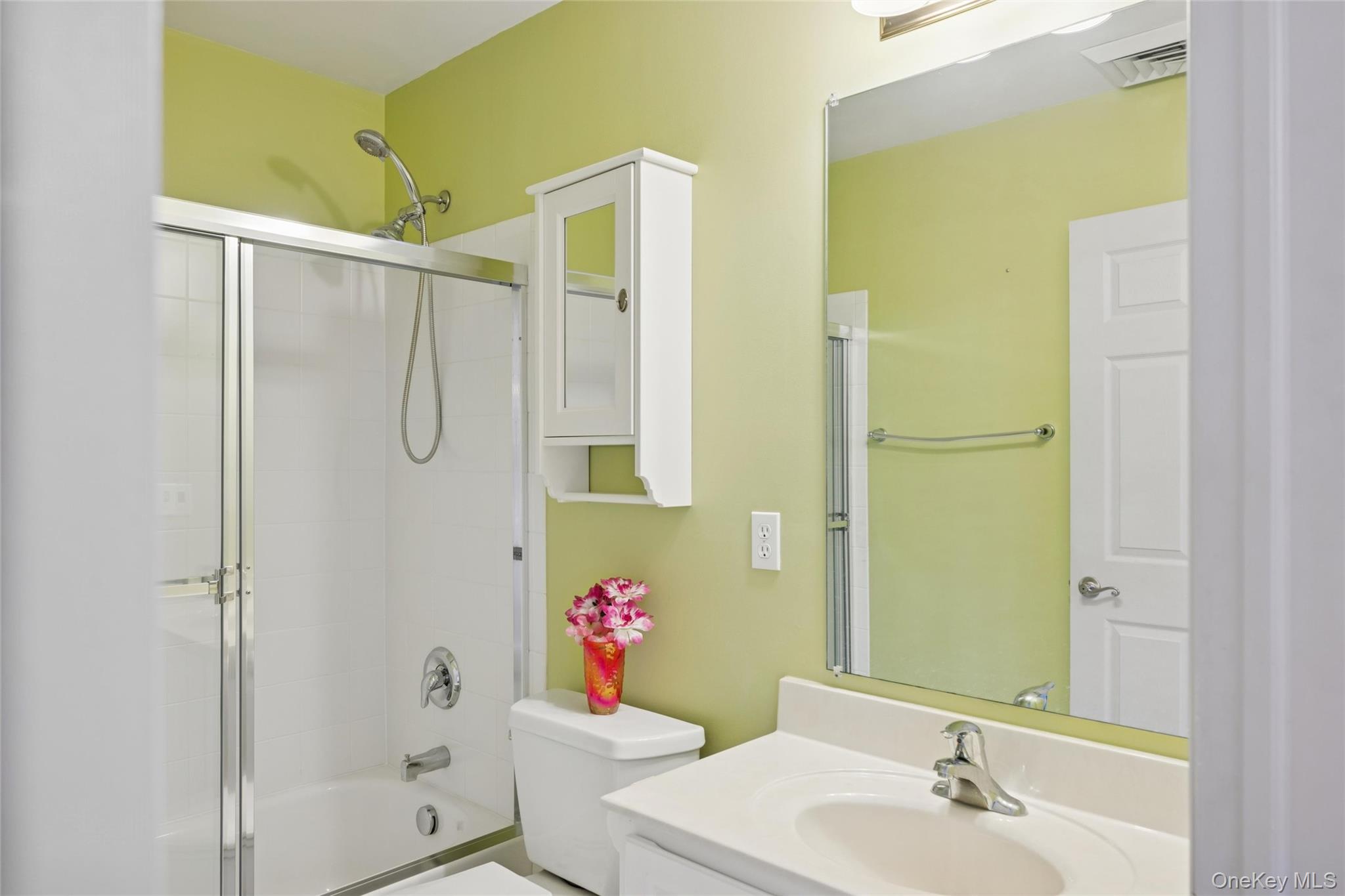 #4 photo, 1228 Willow Lane, ナッソー郡 Valley Stream , NY 11580