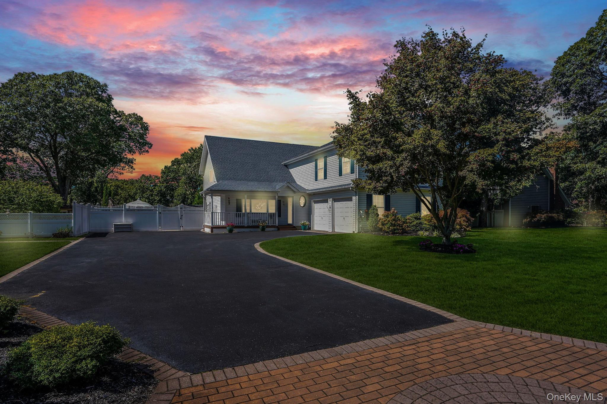 #2 photo, 18 Concord Drive, サフォーク郡 Holtsville , NY 11742