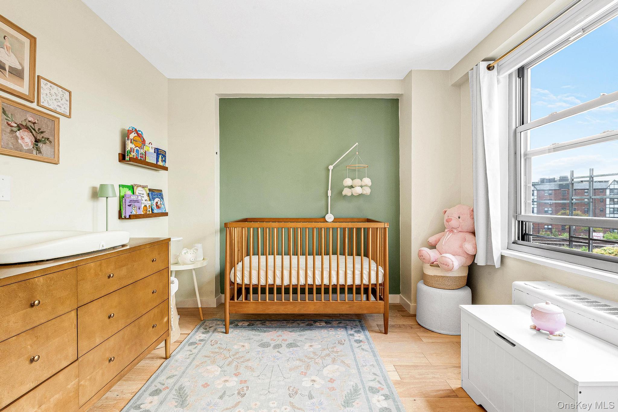 #10 photo, 70-25 Yellowstone Boulevard, クイーンズ区 Forest Hills , NY 11375